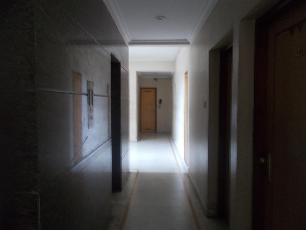 Modern Hotel Bangalore Eksteriør bilde