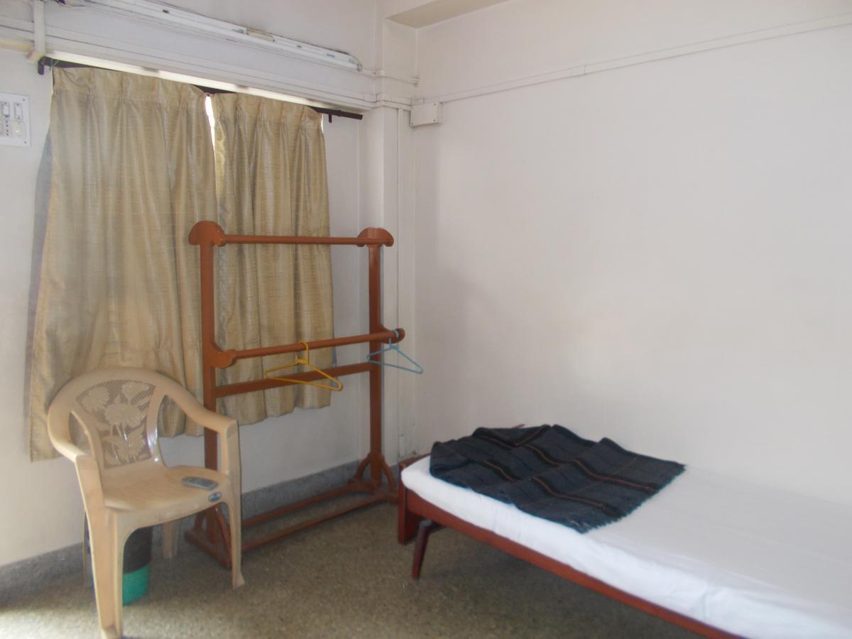 Modern Hotel Bangalore Eksteriør bilde