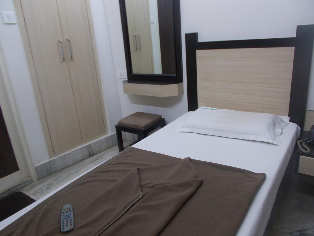 Modern Hotel Bangalore Eksteriør bilde