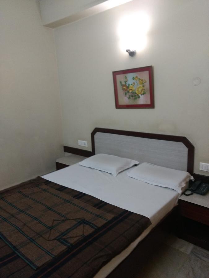 Modern Hotel Bangalore Eksteriør bilde